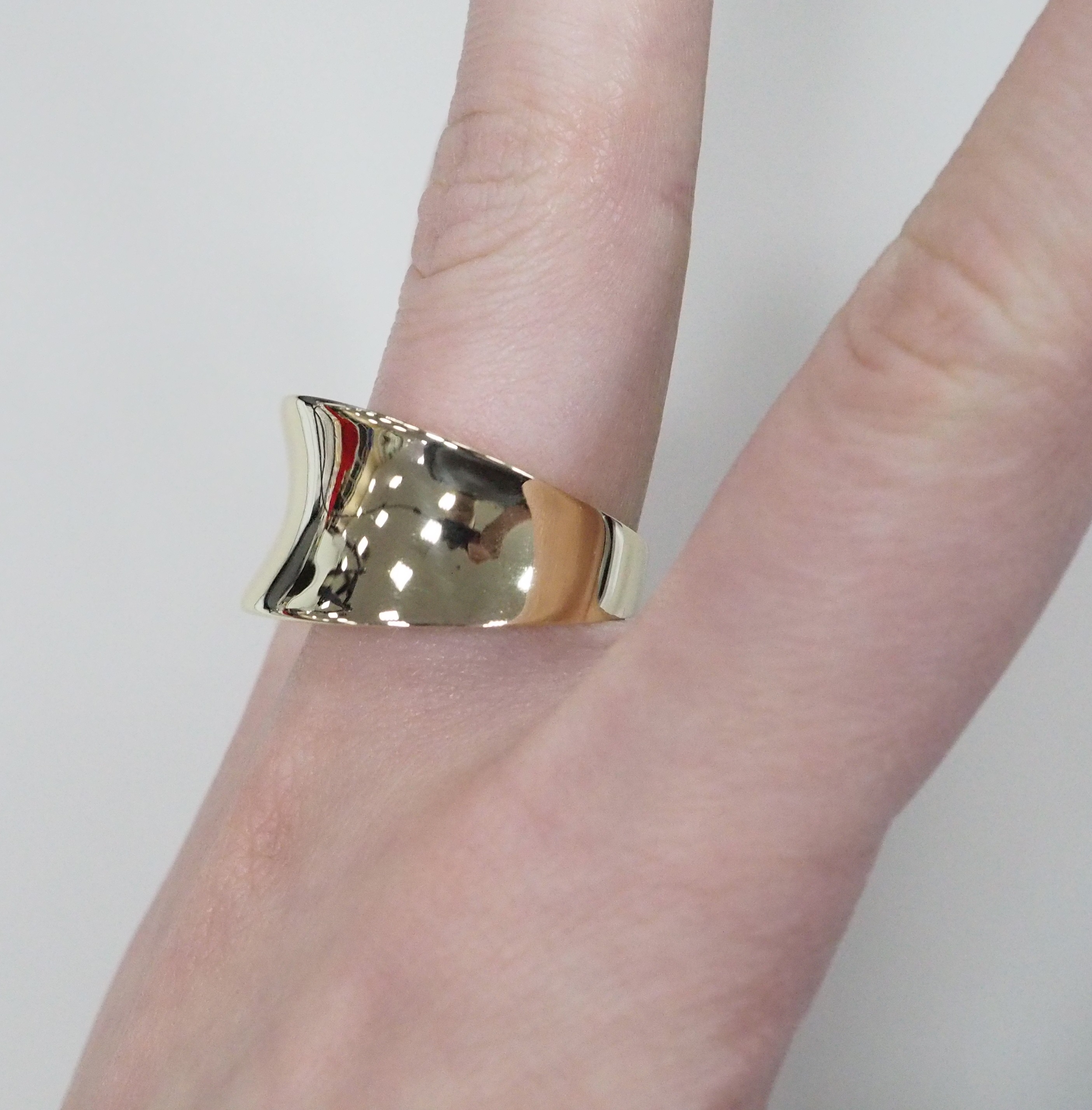 Кольцо из желтого золота